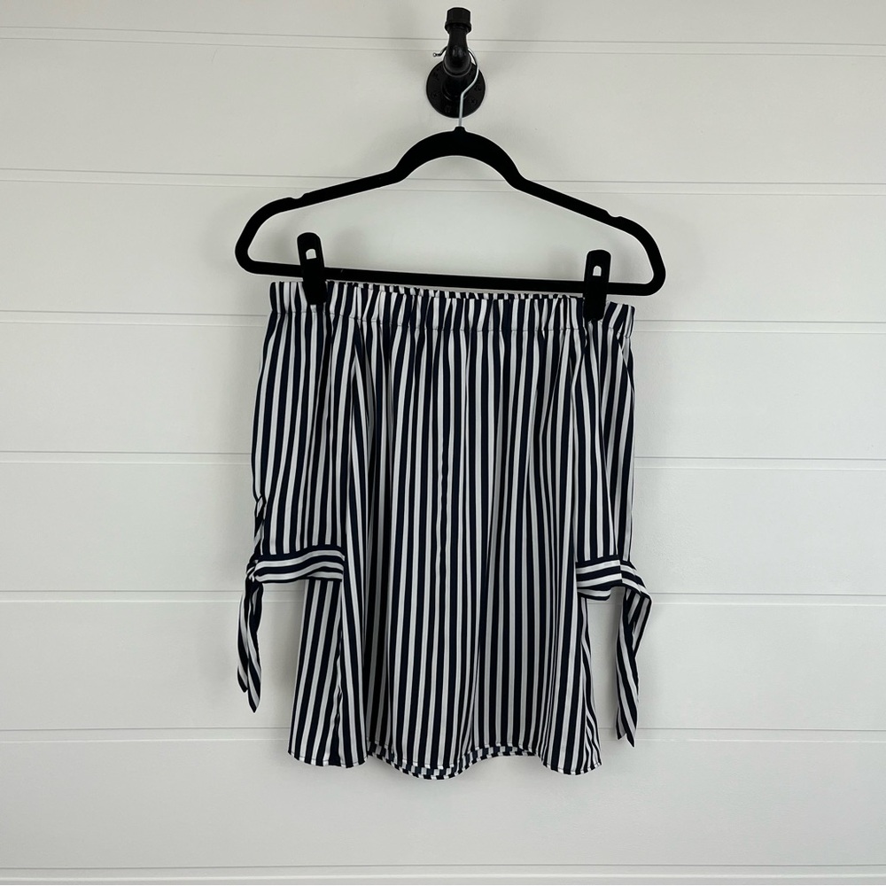H&M Cold Shoulder Sz0 Vertical Striped top